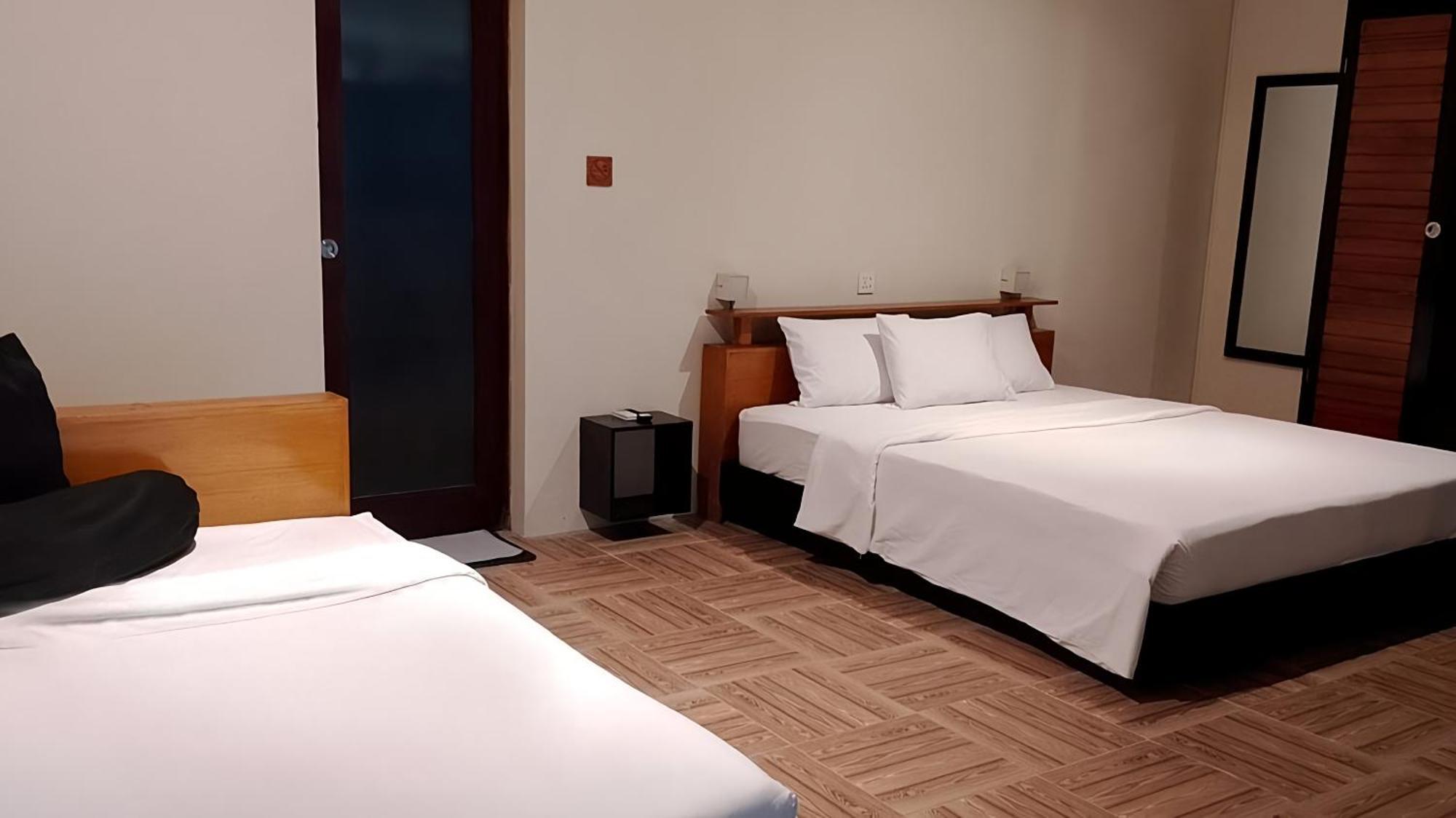 Javacove Beach Hotel Batukaras Ngoại thất bức ảnh